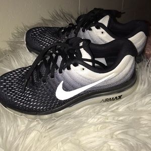 NIKE Airmax